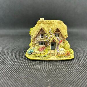 Lilliput Lane “Queen of Hearts” collectible cottage